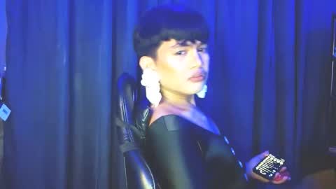 iya143 online show from 09/19/25, 12:39