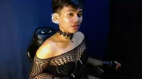 iya143 online show from 11/21/25, 05:11