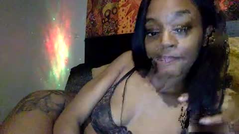 Snapshot of iysisfv chatting on 05/15/26, 01:45 iysisfv online show from 05/15/26, 01:45