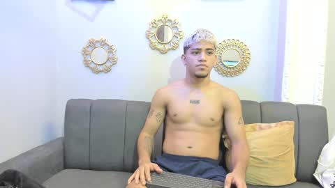 Snapshot of izaak_taylor7 chatting on 01/24/25, 01:25 izaack online show from 01/24/25, 01:25