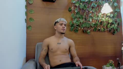 Snapshot of izaak_taylor7 chatting on 01/27/25, 03:47 izaack online show from 01/27/25, 03:47