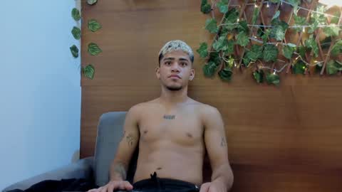 Snapshot of izaak_taylor7 chatting on 01/27/25, 09:55 izaack online show from 01/27/25, 09:55