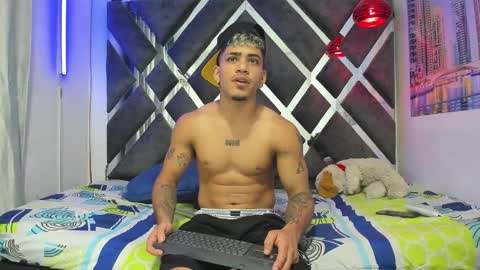 Snapshot of izaak_taylor7 chatting on 01/14/26, 08:03 izaack online show from 01/14/26, 08:03