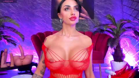 Snapshot of izabelatessa chatting on 05/24/26, 08:03 izabelatessa online show from 05/24/26, 08:03