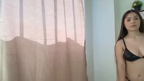 Snapshot of izabellasweet chatting on 12/19/24, 03:19 Izabella online show from 12/19/24, 03:19