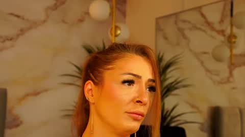 Snapshot of izabelle_02 chatting on 02/08/26, 05:22 izabelle_02 online show from 02/08/26, 05:22