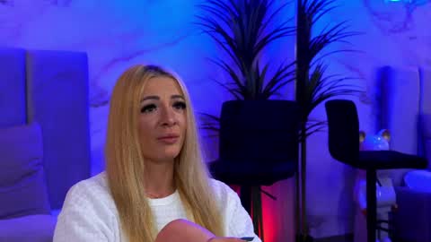 izabelle_02 online show from 04/02/26, 03:48