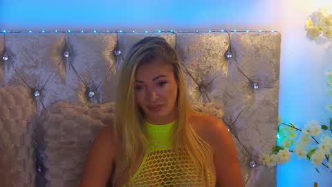 Snapshot of izabellle02 chatting on 08/01/26, 03:28 Izabella online show from 08/01/26, 03:28
