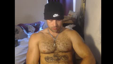 Snapshot of izak144 chatting on 07/16/26, 01:44 izak144 online show from 07/16/26, 01:44