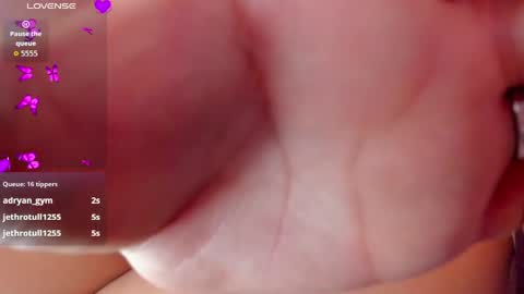 Snapshot of izamarqueen chatting on 03/24/26, 04:23 izamar online show from 03/24/26, 04:23