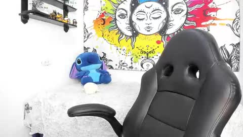 Izan online show from 09/20/25, 11:06