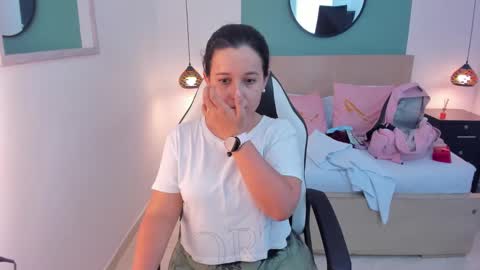 Iza online show from 12/06/24, 07:23