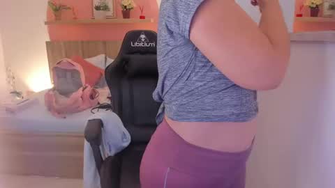 Iza online show from 01/08/25, 02:25