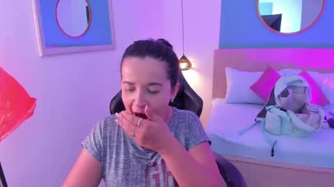 Iza online show from 09/10/25, 02:33