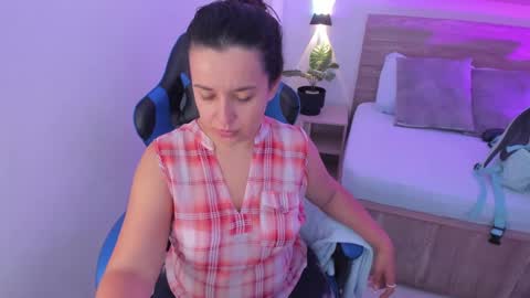 Iza online show from 09/16/25, 01:12