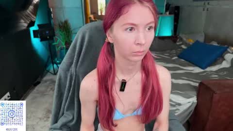 Snapshot of izi_fox chatting on 07/10/26, 10:07 izi online show from 07/10/26, 10:07