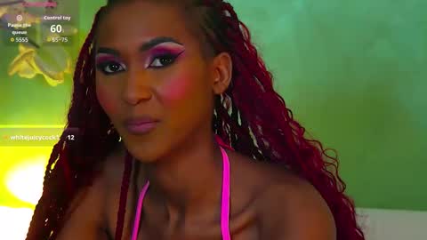 Snapshot of izzie_sugar chatting on 09/25/25, 07:28 Sugar Babe online show from 09/25/25, 07:28