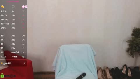 Queen of nylon  Victoria online show from 10/29/25, 05:42