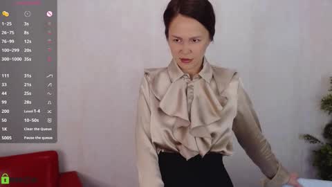 Snapshot of izzy_cam chatting on 01/11/26, 05:23 Queen of nylon Victoria online show from 01/11/26, 05:23