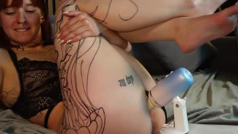 Snapshot of izzy_inked chatting on 04/22/26, 02:18 Izzy Inked online show from 04/22/26, 02:18