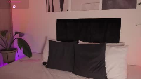 Snapshot of izzy_vega chatting on 02/12/26, 01:22 Izzy vega online show from 02/12/26, 01:22