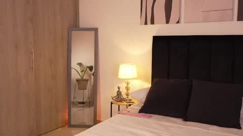 Snapshot of izzy_vega chatting on 04/01/26, 12:44 Izzy vega online show from 04/01/26, 12:44