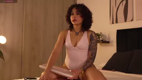 Izzy vega  online show from 06/10/26, 01:28