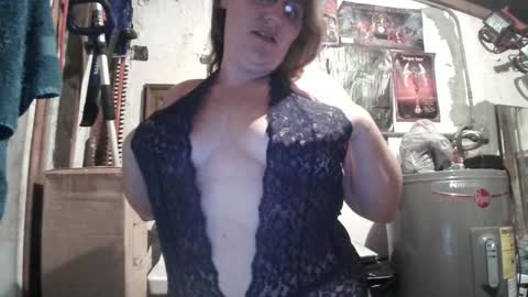 Snapshot of izzybaby25 chatting on 01/13/25, 01:13 Isabella Jones online show from 01/13/25, 01:13