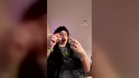 Snapshot of izzyishottttt chatting on 02/23/26, 03:59 izzyishottttt online show from 02/23/26, 03:59