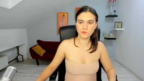 Izzy online show from 11/26/25, 08:54