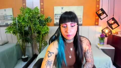 izzymoon_ online show from 05/28/26, 01:30