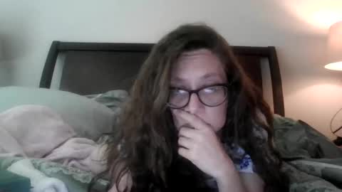 Snapshot of izzynoela chatting on 04/29/26, 05:17 izzynoela online show from 04/29/26, 05:17