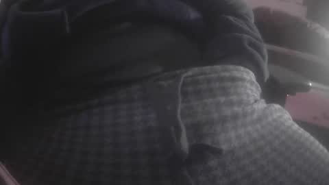 Snapshot of j0lteon_ chatting on 12/14/25, 03:01 Stuart online show from 12/14/25, 03:01