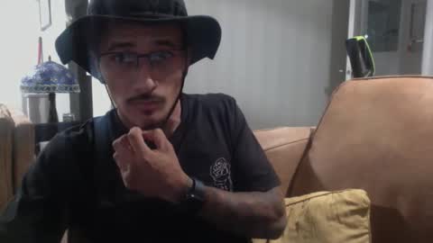 Snapshot of j0nnyk1ng chatting on 11/11/25, 08:58 Mugen online show from 11/11/25, 08:58