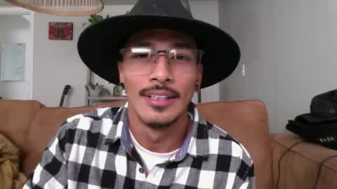 Snapshot of j0nnyk1ng chatting on 11/12/25, 10:52 Mugen online show from 11/12/25, 10:52