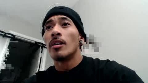 Snapshot of j0nnyk1ng chatting on 12/17/25, 09:37 Mugen online show from 12/17/25, 09:37