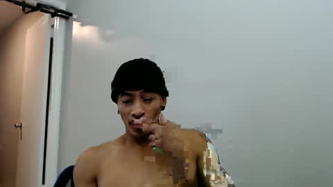 Snapshot of j0nnyk1ng chatting on 12/20/25, 07:43 Mugen online show from 12/20/25, 07:43