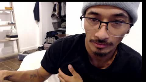 Snapshot of j0nnyk1ng chatting on 04/14/26, 10:32 Mugen online show from 04/14/26, 10:32