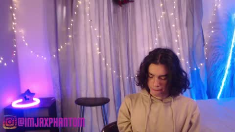 Hey im Jaxxxon check my info     online show from 12/03/24, 12:38
