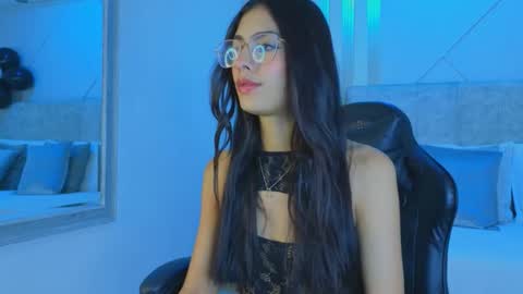 Snapshot of j_belle_ chatting on 03/21/26, 02:42 j_belle_ online show from 03/21/26, 02:42