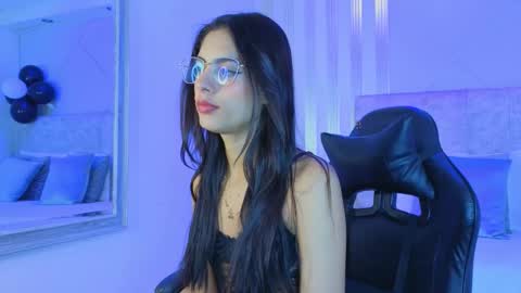 Snapshot of j_belle_ chatting on 03/22/26, 02:53 j_belle_ online show from 03/22/26, 02:53