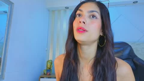 Snapshot of j_belle_ chatting on 04/03/26, 01:42 j_belle_ online show from 04/03/26, 01:42