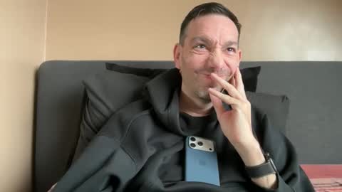 Snapshot of j_dc chatting on 09/20/25, 01:56 j_dc online show from 09/20/25, 01:56