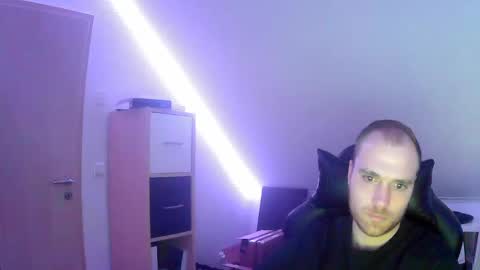 here4y online show from 02/06/25, 07:51