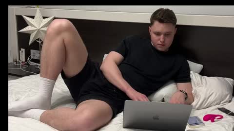 Snapshot of j_lyle_x chatting on 05/01/26, 07:07 j_lyle_x online show from 05/01/26, 07:07