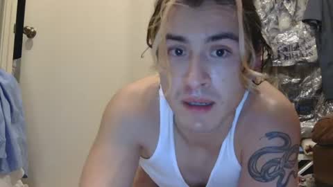 Snapshot of j_tayjo chatting on 07/13/26, 05:32 j_tayjo online show from 07/13/26, 05:32