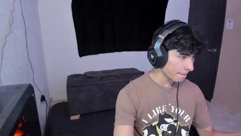 Snapshot of j_u_p_i_t_e_r chatting on 12/10/24, 03:12 Noah online show from 12/10/24, 03:12