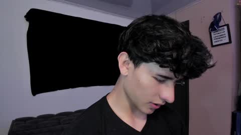 Snapshot of j_u_p_i_t_e_r chatting on 12/13/24, 12:50 Noah online show from 12/13/24, 12:50