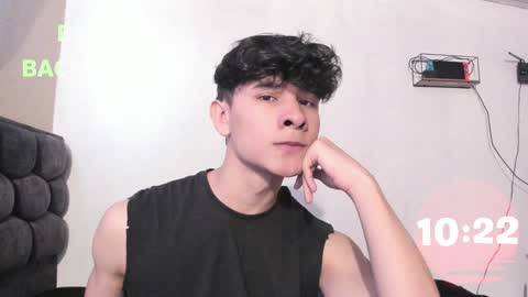 Snapshot of j_u_p_i_t_e_r chatting on 12/14/24, 03:58 Noah online show from 12/14/24, 03:58