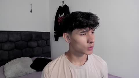 Snapshot of j_u_p_i_t_e_r chatting on 12/27/24, 01:07 Noah online show from 12/27/24, 01:07